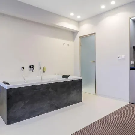 Apartman Latte S Parkoviskom *